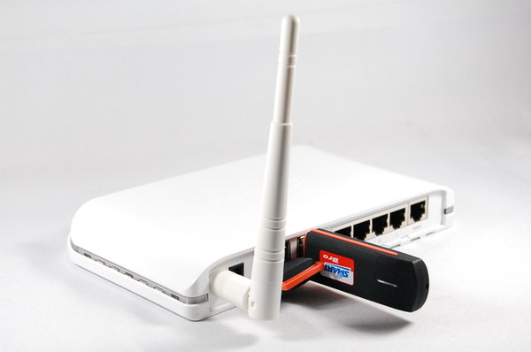 edimax-3g-wifi-router2.jpg